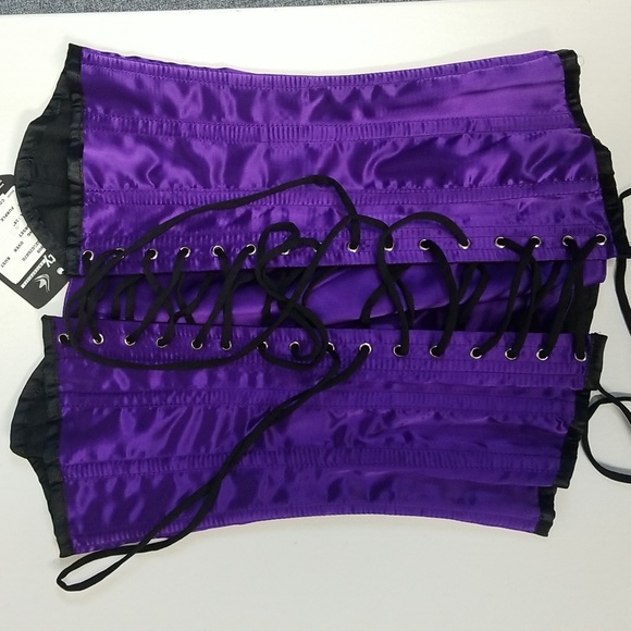 Satin Corset - Picture 7 of 8